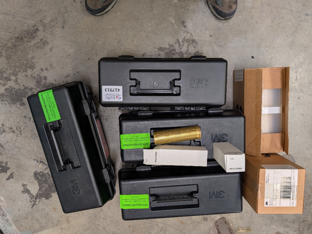 Image of 3M HEPA Vacuum Systems Qty 4 with CO-71 HEPA Canisters